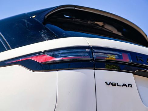 Used 2025 Land Rover Range Rover Velar Dynamic SE image 7