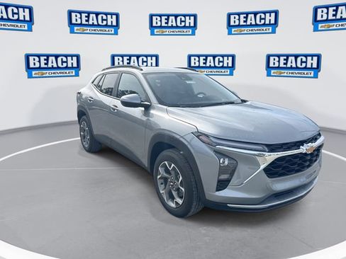 New 2026 Chevrolet Trax LT w/ Driver Confidence Package image 2