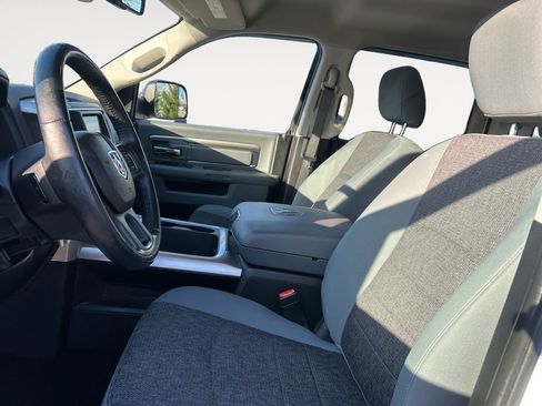Used 2019 RAM 1500 Big Horn AWD/4WD image 9