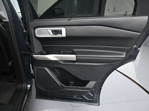 Used 2023 Ford Explorer Limited w/ Equipment Group 301A RWD image 21