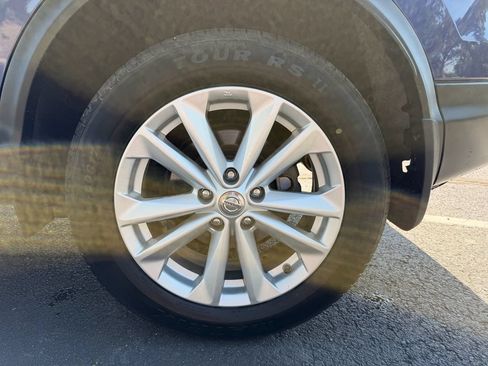 Used 2018 Nissan Rogue Sport SV w/ SV Technology Package AWD/4WD image 32