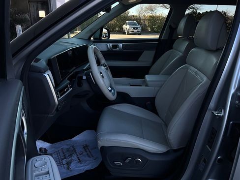 Used 2025 Hyundai Santa Fe SEL image 10