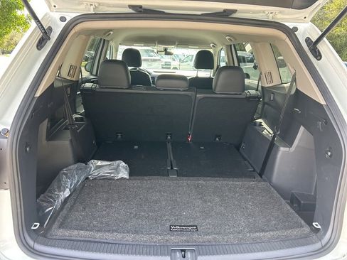 Certified 2023 Volkswagen Atlas SE image 44