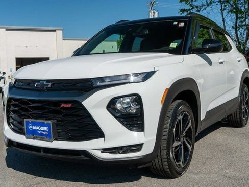 Used 2022 Chevrolet TrailBlazer RS w/ Technology Package AWD/4WD image 2