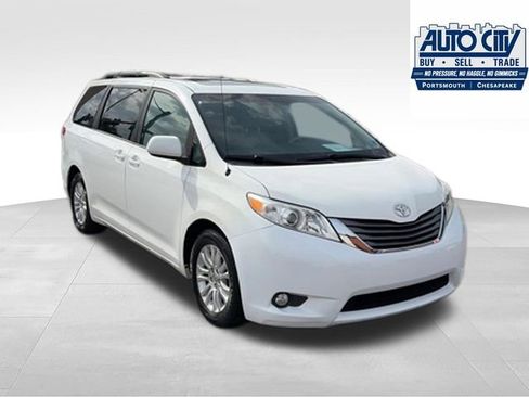 Used 2014 Toyota Sienna XLE FWD image 33