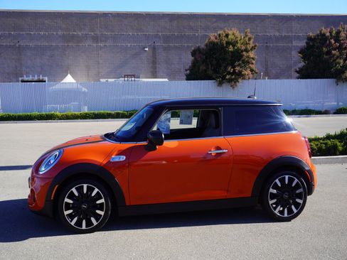 Used 2021 MINI Cooper S w/ Signature Upholstery Package FWD image 6