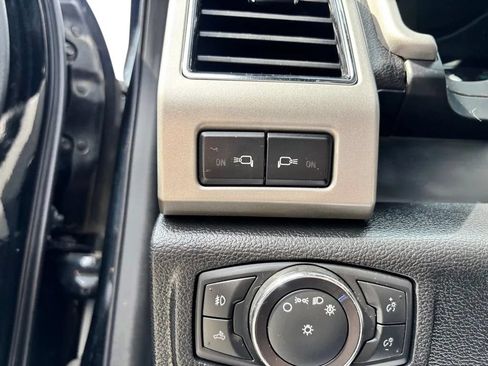 Used 2018 Ford F150 Lariat w/ Equipment Group 502A Luxury AWD/4WD image 15