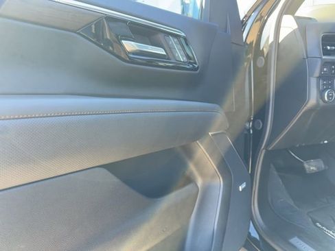 Used 2025 Chevrolet Tahoe High Country AWD/4WD image 13