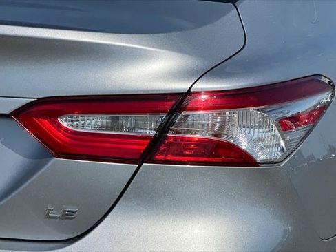 Certified 2018 Toyota Camry LE FWD image 29