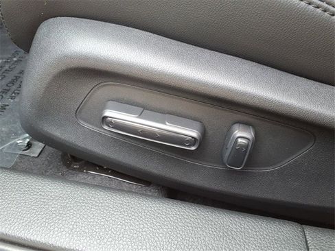 New 2025 Acura Integra image 12