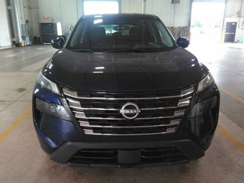 Used 2024 Nissan Rogue SV AWD/4WD image 4