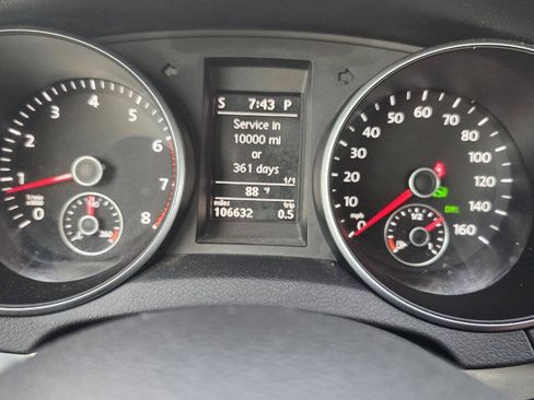 Used 2012 Volkswagen Golf 2-Door FWD image 11