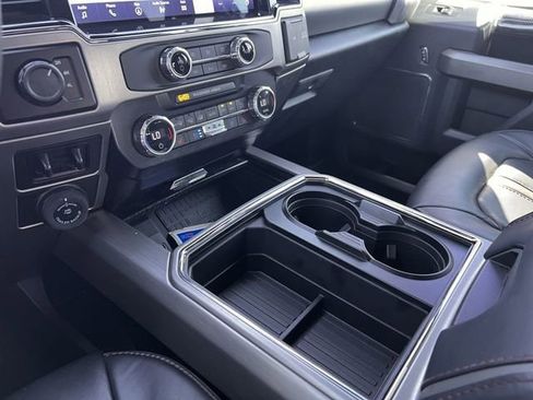 Used 2022 Ford F450 Platinum w/ FX4 Off-Road Package image 21