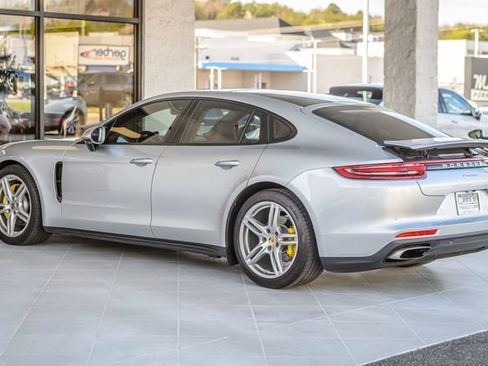 Used 2018 Porsche Panamera image 7