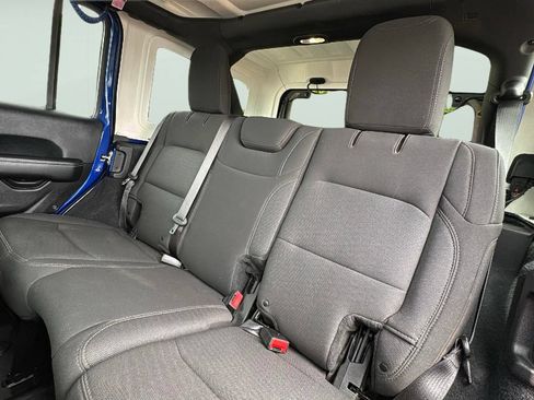 Used 2019 Jeep Wrangler Unlimited Sahara AWD/4WD image 25