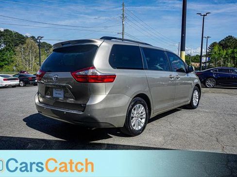 Used 2017 Toyota Sienna XLE w/ XLE Navigation Package image 15