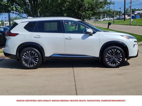 Certified 2025 Nissan Rogue Platinum w/ Tech Package AWD/4WD image 2