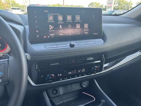 Used 2026 Nissan Rogue SL FWD image 20