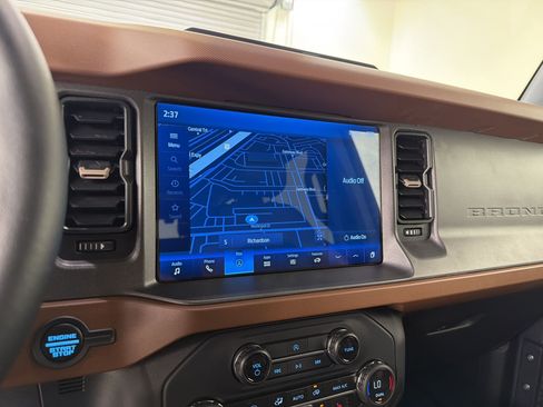 Used 2024 Ford Bronco Outer Banks AWD/4WD image 19