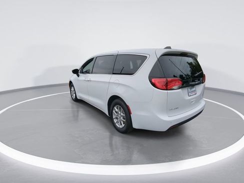New 2026 Chrysler Voyager LX image 6