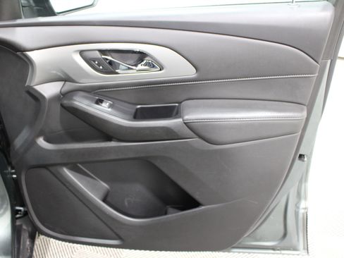 Used 2022 Chevrolet Traverse LT w/ LPO, Cargo Package image 28