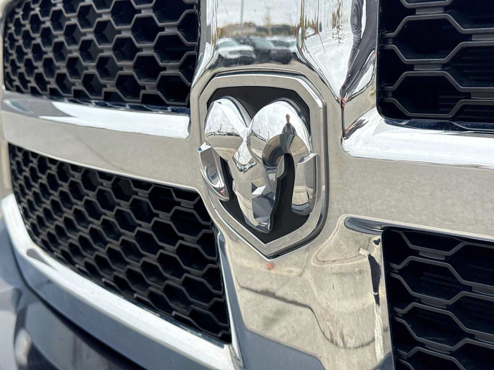 Used 2019 RAM 1500 Classic SLT AWD/4WD image 11