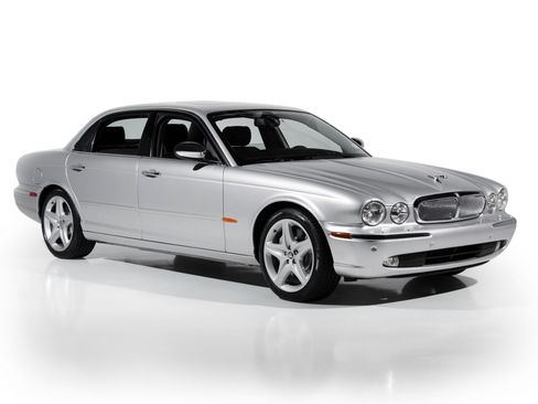 Used 2005 Jaguar XJ Vanden Plas Super V8 image 1