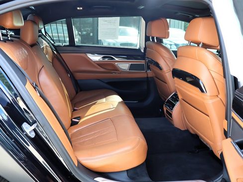 Used 2018 BMW 750i xDrive AWD/4WD image 20