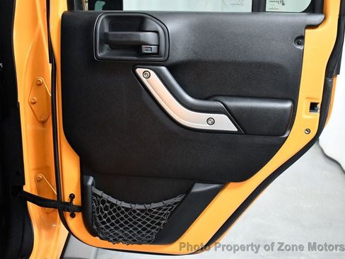 Used 2012 Jeep Wrangler Unlimited Sahara image 20