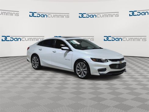 Used 2018 Chevrolet Malibu Premier w/ Premier Sun and Wheel Package image 2