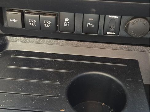 Used 2020 Toyota Tundra Limited w/ Limited Premium Package image 26