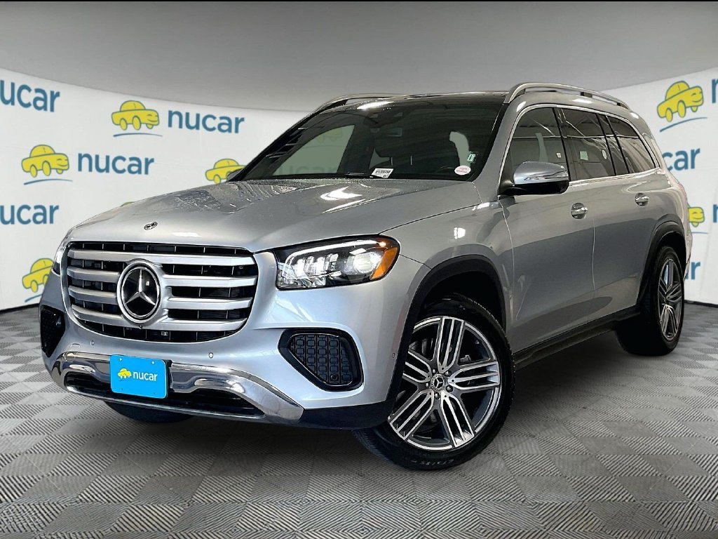 Used 2025 Mercedes-Benz GLS 450 4MATIC image 3