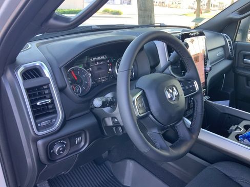 New 2026 RAM 2500 Big Horn AWD/4WD image 15