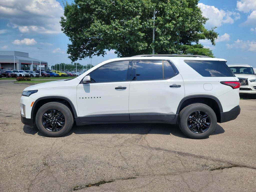 Used 2023 Chevrolet Traverse LT w/ Midnight/Sport Edition AWD/4WD image 2