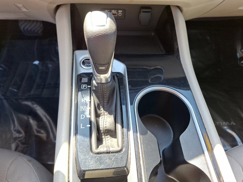 Used 2024 Nissan Altima 2.5 SV FWD image 24