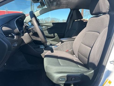 Used 2024 Chevrolet Malibu LT image 21