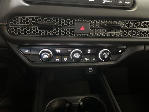 Certified 2025 Honda HR-V Sport image 18