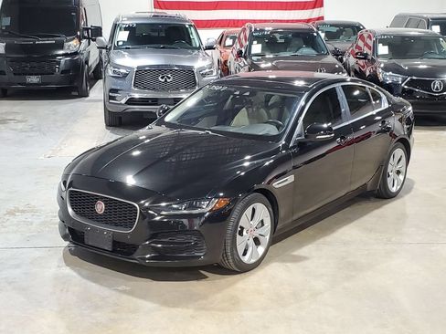 Used 2020 Jaguar XE S RWD image 42