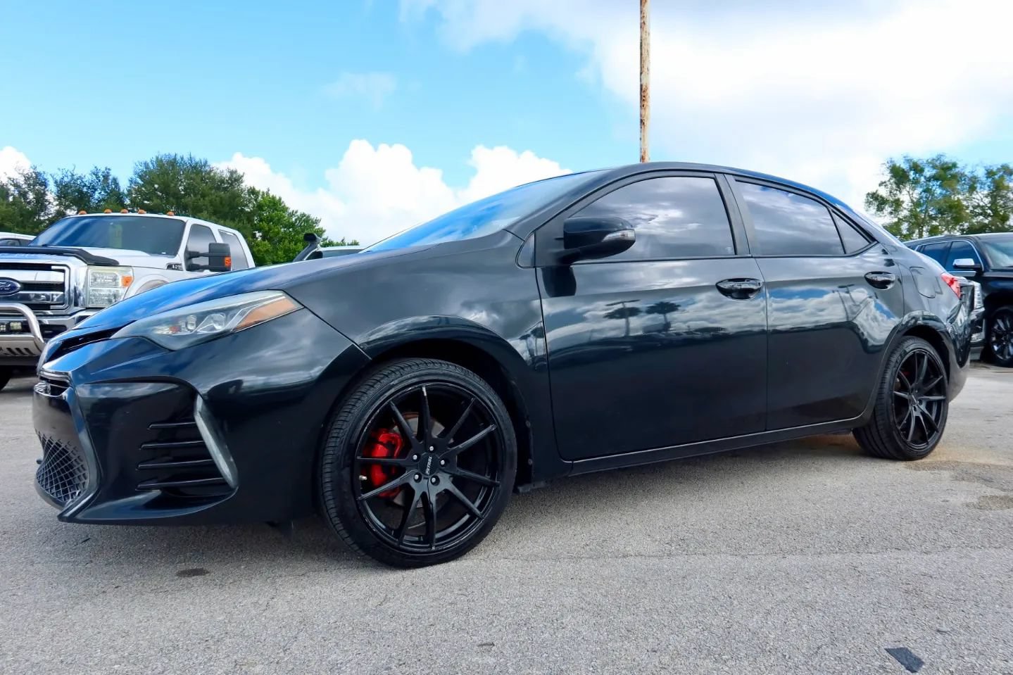 Used 2017 Toyota Corolla SE FWD image 5
