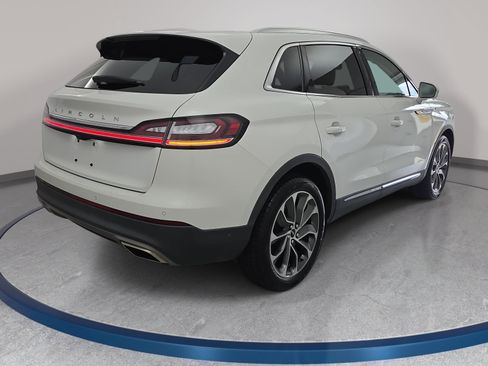 Used 2023 Lincoln Nautilus Reserve FWD image 5