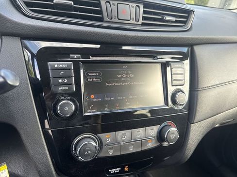Used 2019 Nissan Rogue S w/ Special Edition Package AWD/4WD image 19