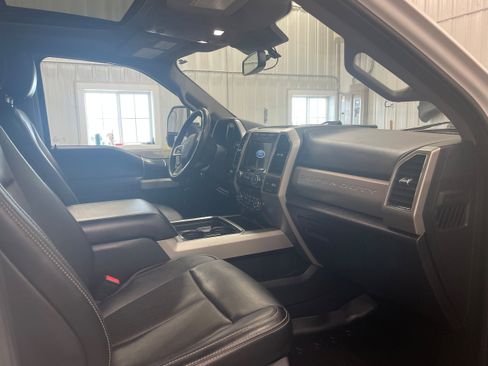 Used 2020 Ford F250 Lariat w/ Lariat Ultimate Package AWD/4WD image 32