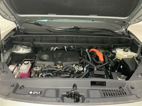 Used 2022 Toyota Highlander XLE image 10