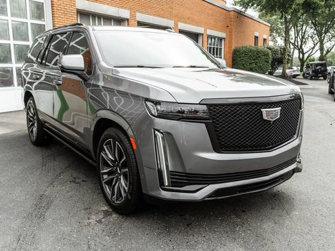Used 2022 Cadillac Escalade Sport w/ Touring Package AWD/4WD image 5