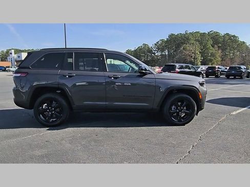 New 2026 Jeep Grand Cherokee Limited w/ Limited Altitude Package image 37