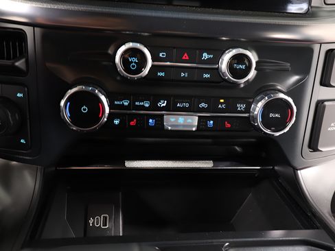 Used 2025 Ford F150 Lariat AWD/4WD image 11