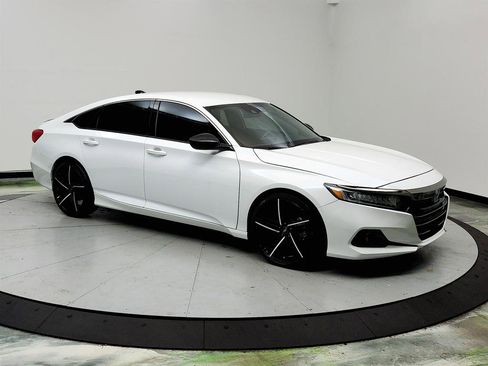 Used 2022 Honda Accord Sport image 3