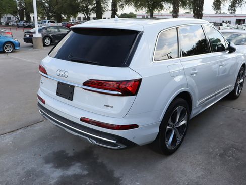 Used 2022 Audi Q7 Premium Plus image 10