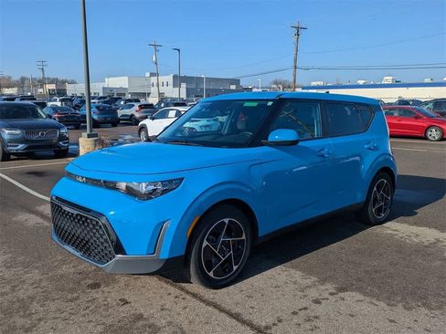 Used 2024 Kia Soul EX image 11