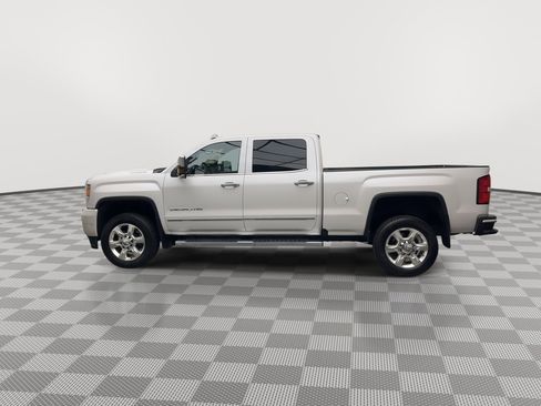 Used 2019 GMC Sierra 2500 Denali w/ Duramax Plus Package image 40